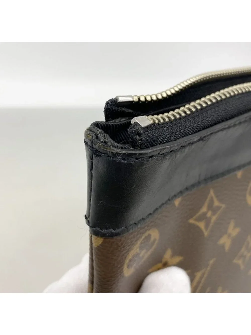 Louis Vuitton Clutch Monogram Macassar Pochette Discovery Brown Black